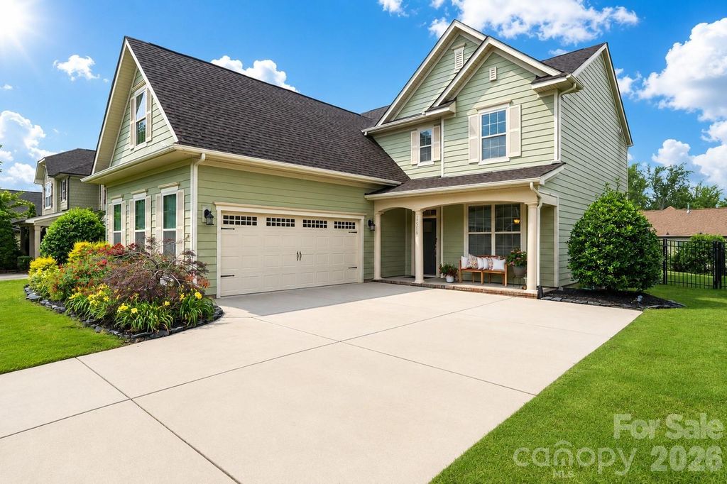 17516 Austins Creek Drive, Charlotte, NC 28278