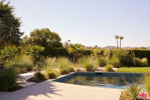 4301 Manson Avenue, Woodland Hills, CA 91364