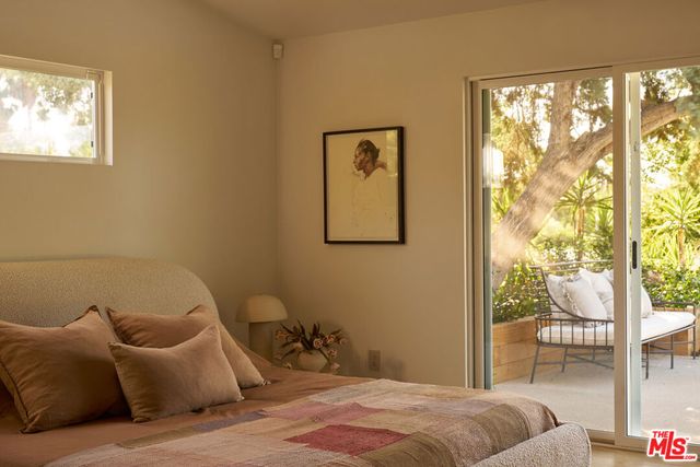 4301 Manson Avenue, Woodland Hills, CA 91364