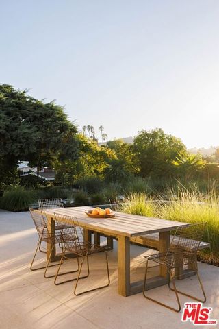 4301 Manson Avenue, Woodland Hills, CA 91364