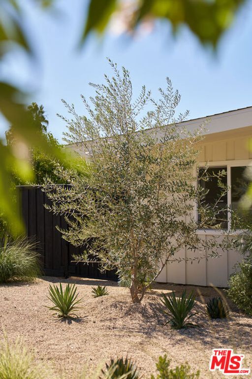 4301 Manson Avenue, Woodland Hills, CA 91364 — photo 2