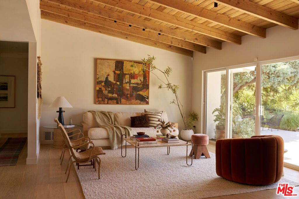 4301 Manson Avenue, Woodland Hills, CA 91364 — photo 4
