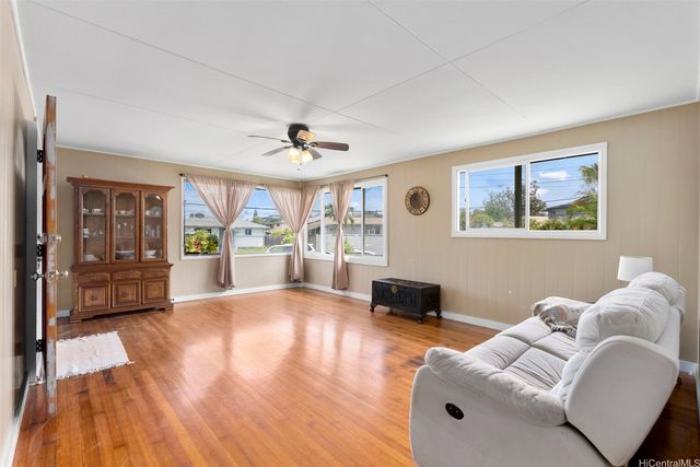 194 Kilea Place, Wahiawa, HI 96786