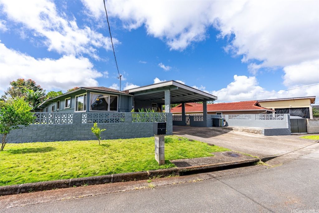 194 Kilea Place, Wahiawa, HI 96786