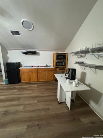 8411 Echo Creek, San Antonio, TX 78240