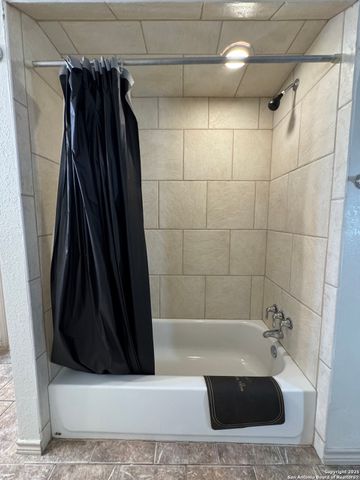 8411 Echo Creek, San Antonio, TX 78240