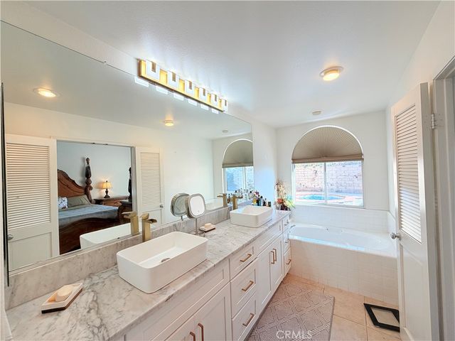 20350 Calhaven, Saugus, CA 91390
