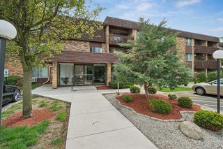 940 E Old Willow Road 307, Prospect Heights, IL 60070