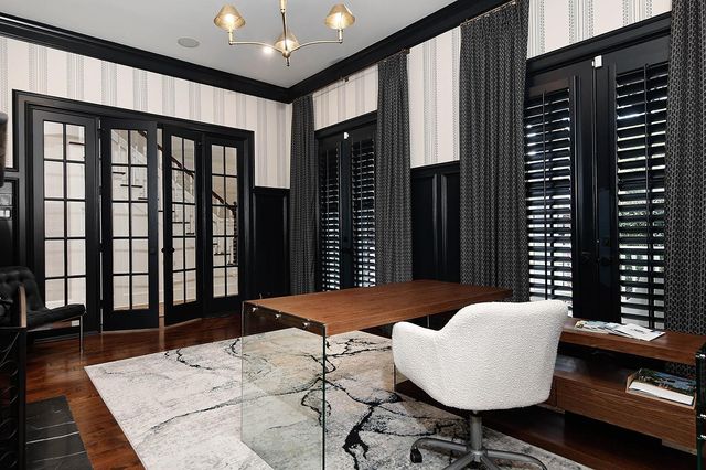 56 N Bay Boulevard, The Woodlands, TX 77380