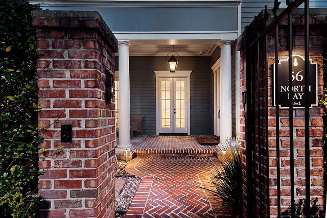 56 N Bay Boulevard, The Woodlands, TX 77380