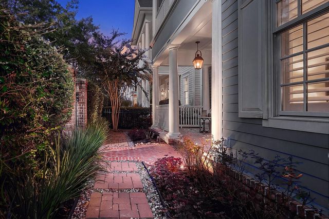 56 N Bay Boulevard, The Woodlands, TX 77380