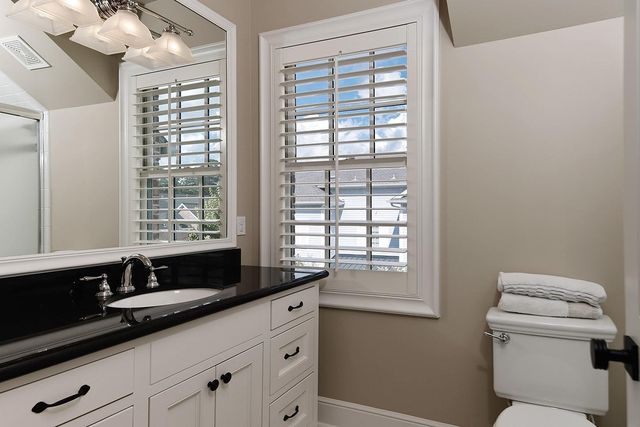 56 N Bay Boulevard, The Woodlands, TX 77380