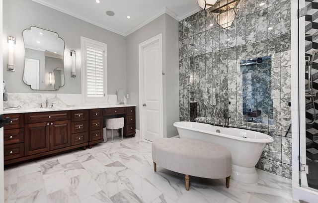 56 N Bay Boulevard, The Woodlands, TX 77380