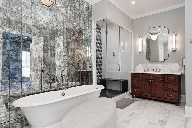 56 N Bay Boulevard, The Woodlands, TX 77380