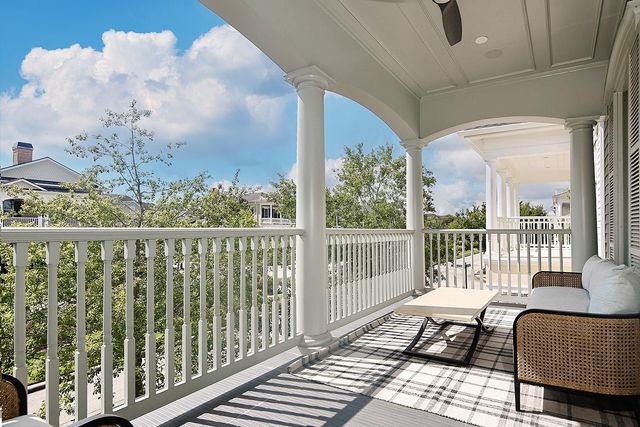 56 N Bay Boulevard, The Woodlands, TX 77380