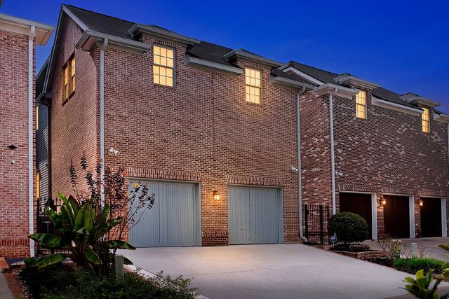 56 N Bay Boulevard, The Woodlands, TX 77380