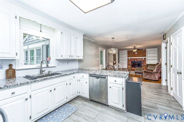 5640 Teterling Ct, Chester, VA 23831
