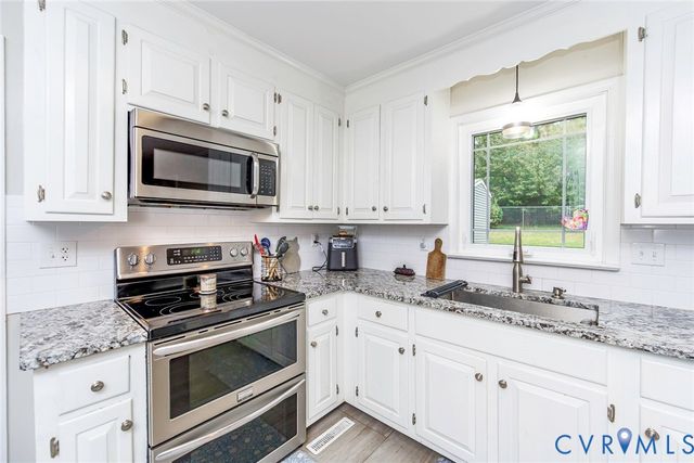 5640 Teterling Ct, Chester, VA 23831