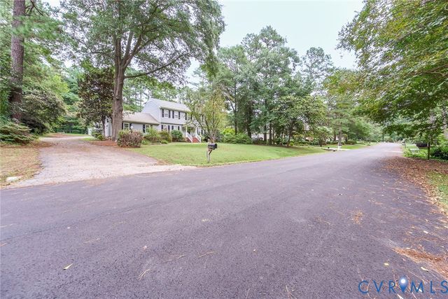5640 Teterling Ct, Chester, VA 23831