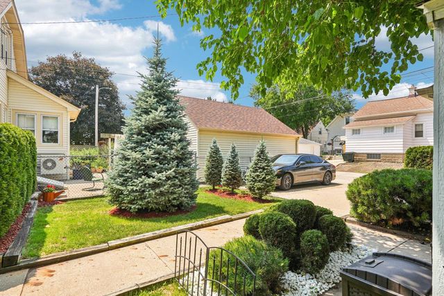2207 S 62nd STREET #2209, West Allis, WI 53219