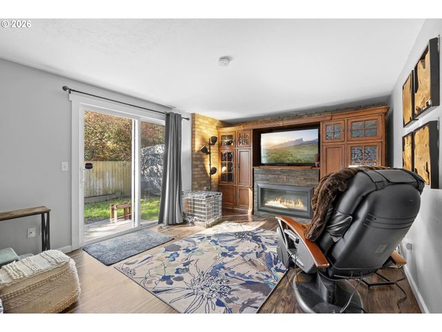 12620 Se CORA St, Portland, OR 97236