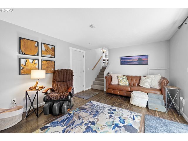 12620 Se CORA St, Portland, OR 97236