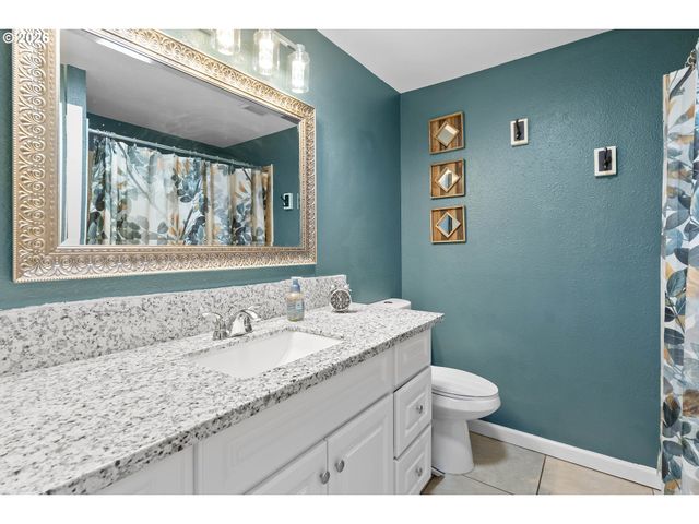 12620 Se CORA St, Portland, OR 97236