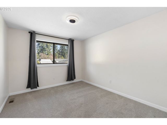 12620 Se CORA St, Portland, OR 97236