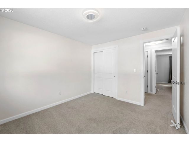 12620 Se CORA St, Portland, OR 97236