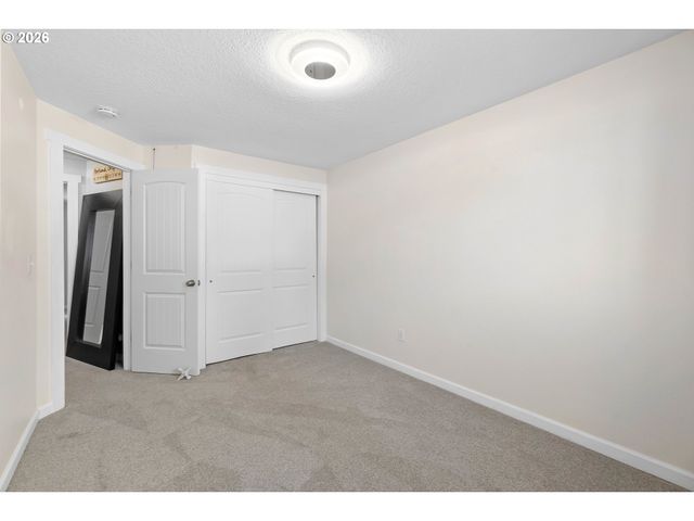 12620 Se CORA St, Portland, OR 97236