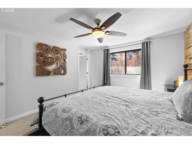 12620 Se CORA St, Portland, OR 97236