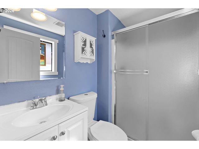 12620 Se CORA St, Portland, OR 97236