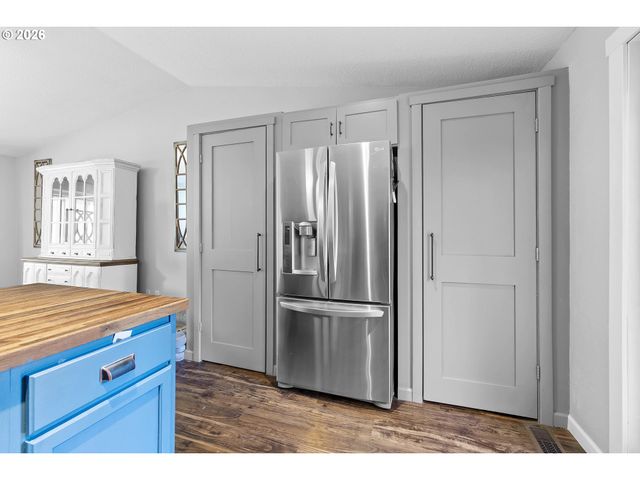 12620 Se CORA St, Portland, OR 97236