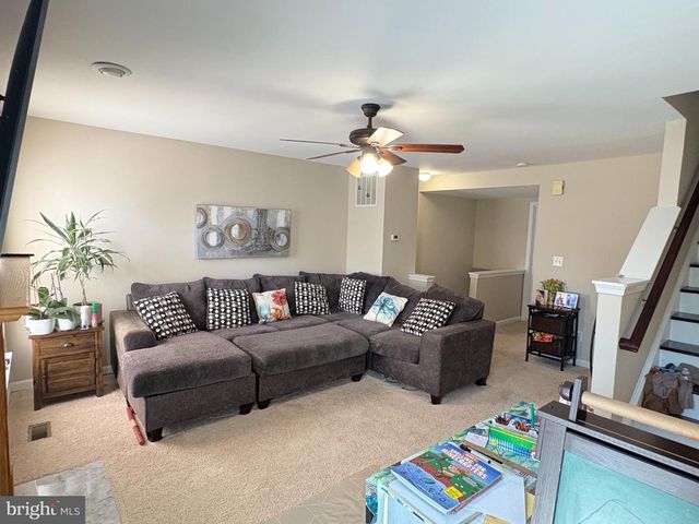 2077 STARGRASS CT, Woodbridge, VA 22192