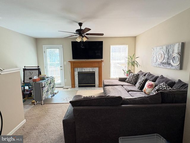 2077 STARGRASS CT, Woodbridge, VA 22192