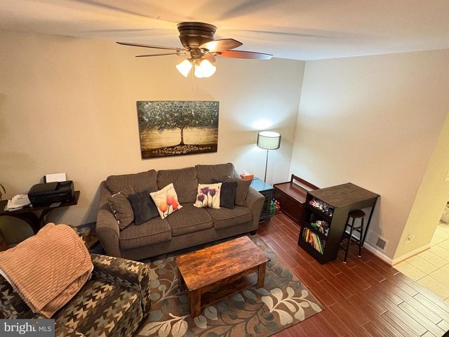 2077 STARGRASS CT, Woodbridge, VA 22192