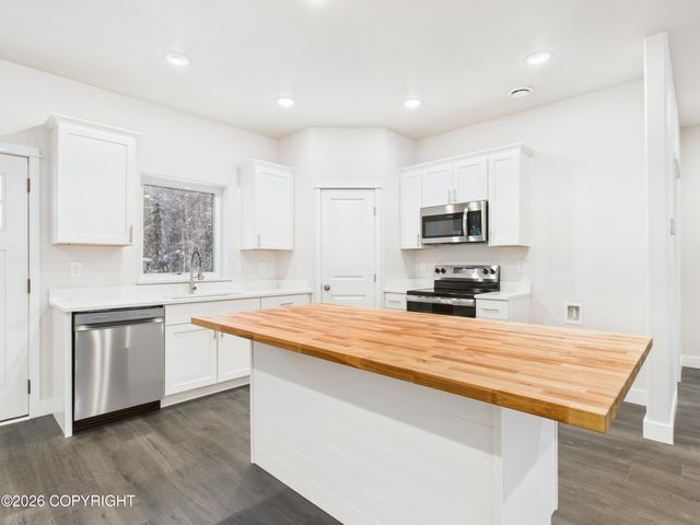 2802 W First Avenue, North Pole, AK 99705