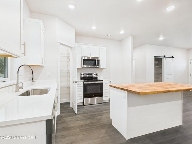 2802 W First Avenue, North Pole, AK 99705