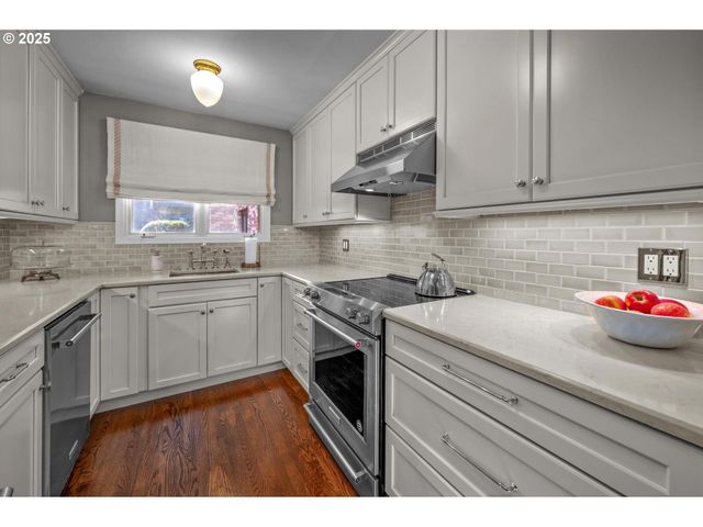 2425 Sw 19TH Ave 11, Portland, OR 97201