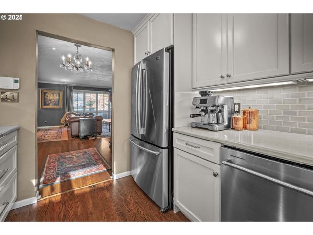 2425 Sw 19TH Ave 11, Portland, OR 97201