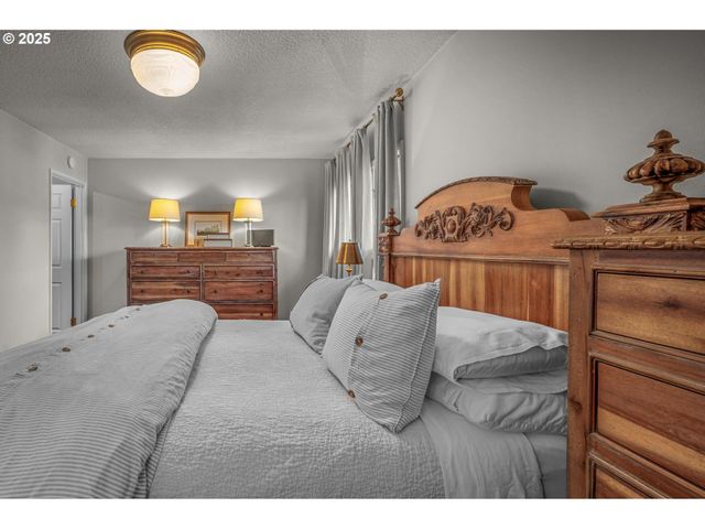 2425 Sw 19TH Ave 11, Portland, OR 97201