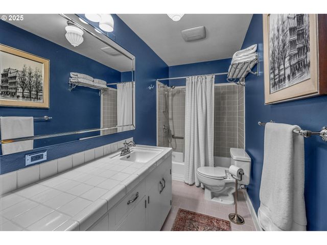 2425 Sw 19TH Ave 11, Portland, OR 97201