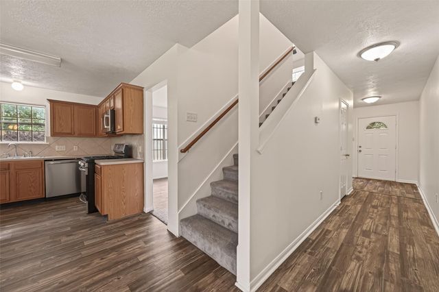 8711 Heron View Street, Houston, TX 77064
