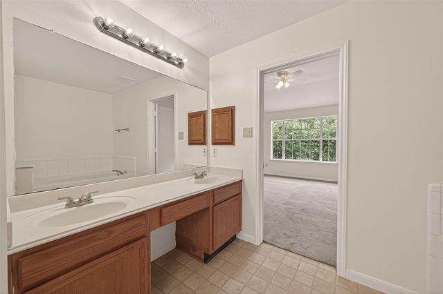 8711 Heron View Street, Houston, TX 77064