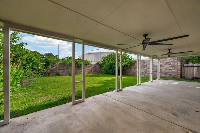 8711 Heron View Street, Houston, TX 77064