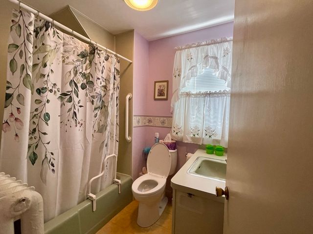 15 Valentine St, New Bedford, MA 02744