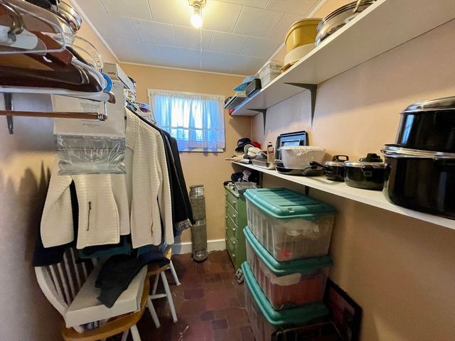 15 Valentine St, New Bedford, MA 02744