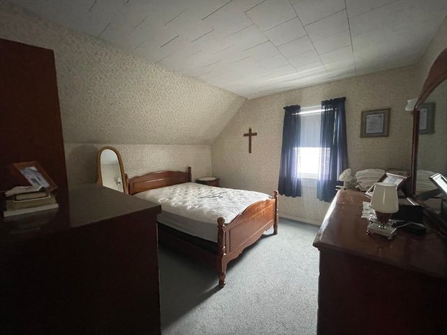 15 Valentine St, New Bedford, MA 02744