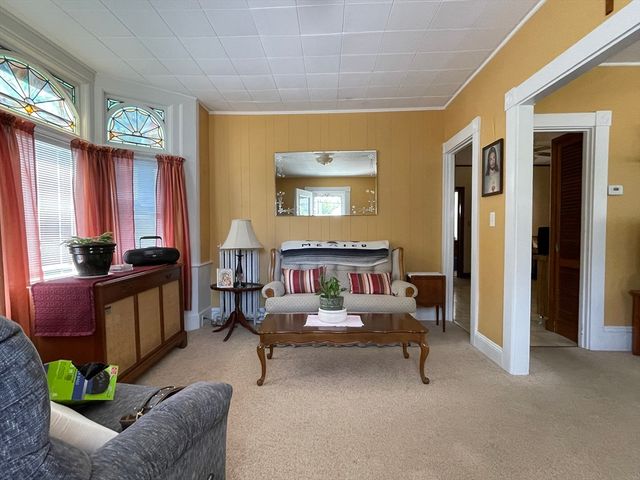 15 Valentine St, New Bedford, MA 02744