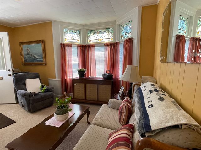 15 Valentine St, New Bedford, MA 02744